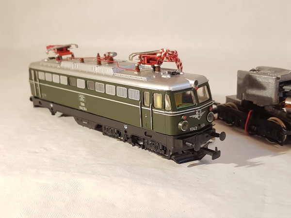 Liliput Austria ÖBB 1042.504 Lokkasten green, roof silver, frame black - Spares or Repairs Full Body & Bogies - Image 2