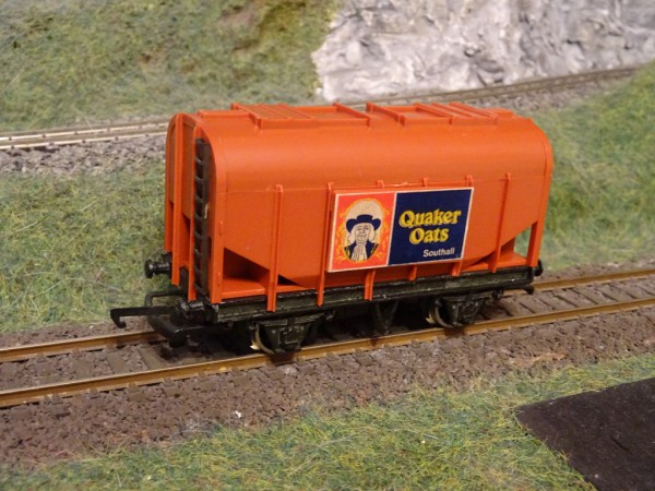TRI-ANG WRENN W5045 Grain Wagon Quaker Oats - Boxed - Image 2