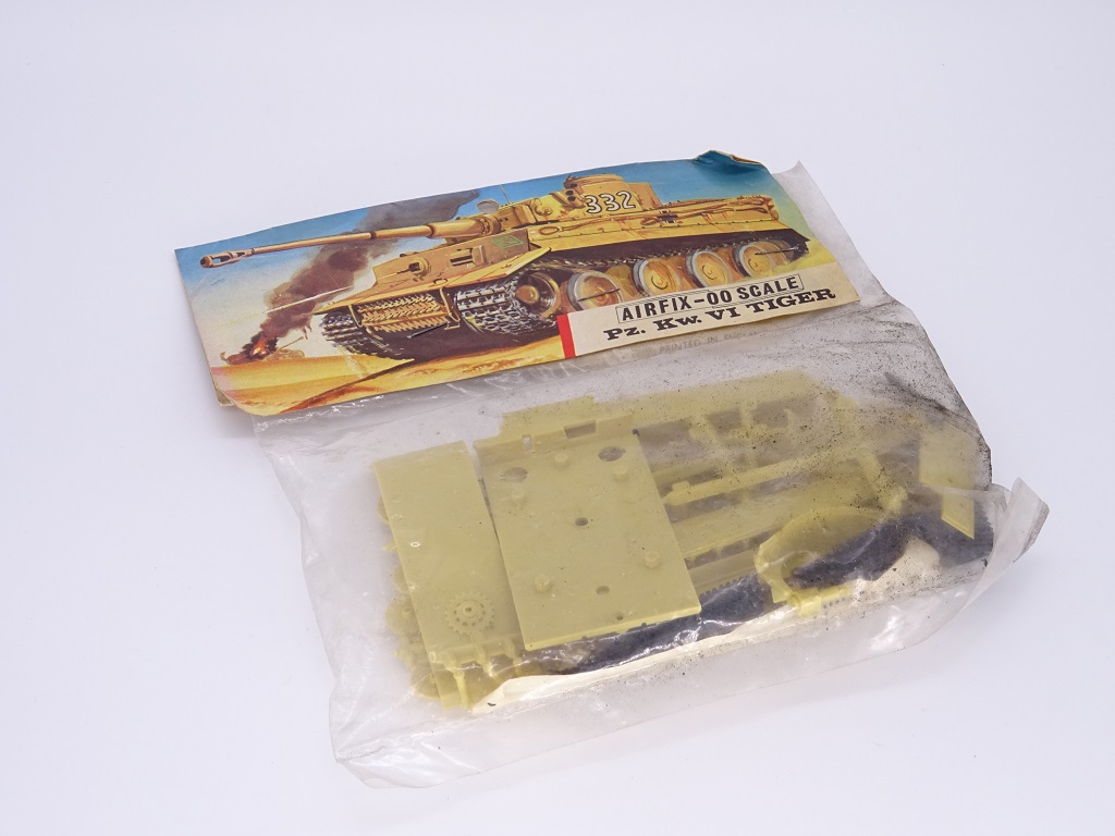 Airfix Pz. Kw. VI Tiger - OO Gauge 1-76th Scale Kit Unused and complete