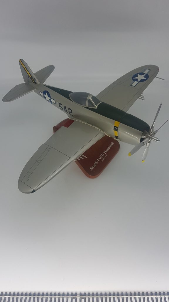 Unknown Make 1/32 Republic P-47D Thunderbolt Model Aircraft
