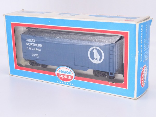 Model Power Great Northern Wood Style Plug Door Freight Car - Image 3