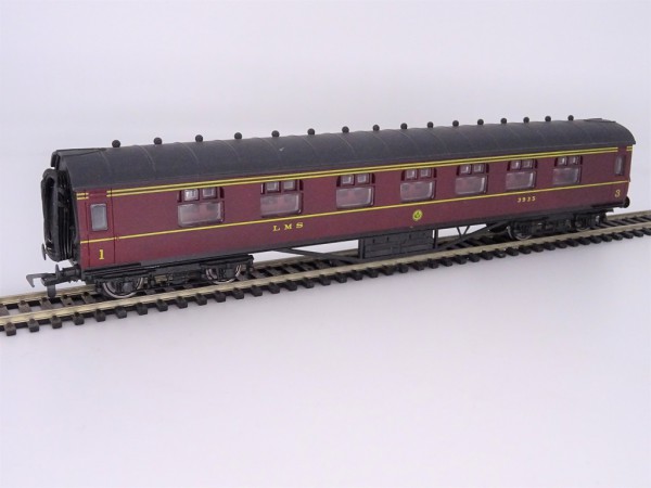 Airfix - 60ft Composite Corridor L.M.S - 54202 - 1 - Image 2