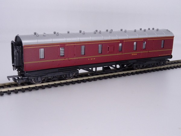 Replica Railways No.12251 50 Parcels Van LMS Crimson 31239 - Image 3