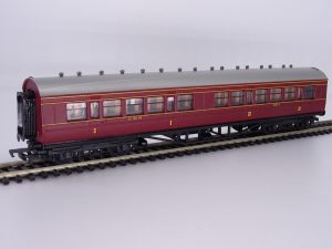 Replica Railways No.12201 57 Corridor 1st / 3rd LMS Maroon Coach 3621