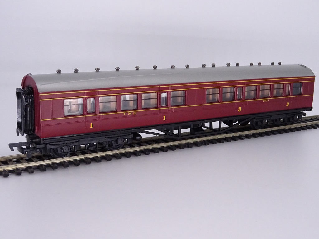 Replica Railways No.12201 57 Corridor 1st / 3rd LMS Maroon Coach 3621