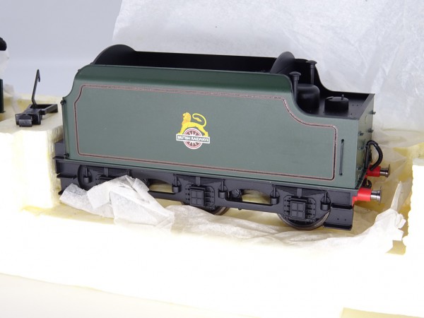 Hornby R2726 BR 4-6-0 Patriot Class Locomotive 45536 PRIVATE W. WOOD VC BR Green - Image 2