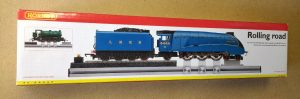 Hornby R8211 Rolling Road with 3 rollers  OO Only