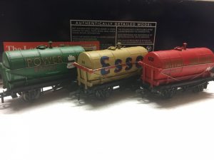 Bachmann 33-525Z Set of 3 Tank Wagons (wrong box)
