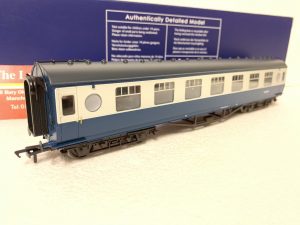 Bachmann 39-452A LMS 57ft Porthole Coach Corridor Second BR Blue & Grey