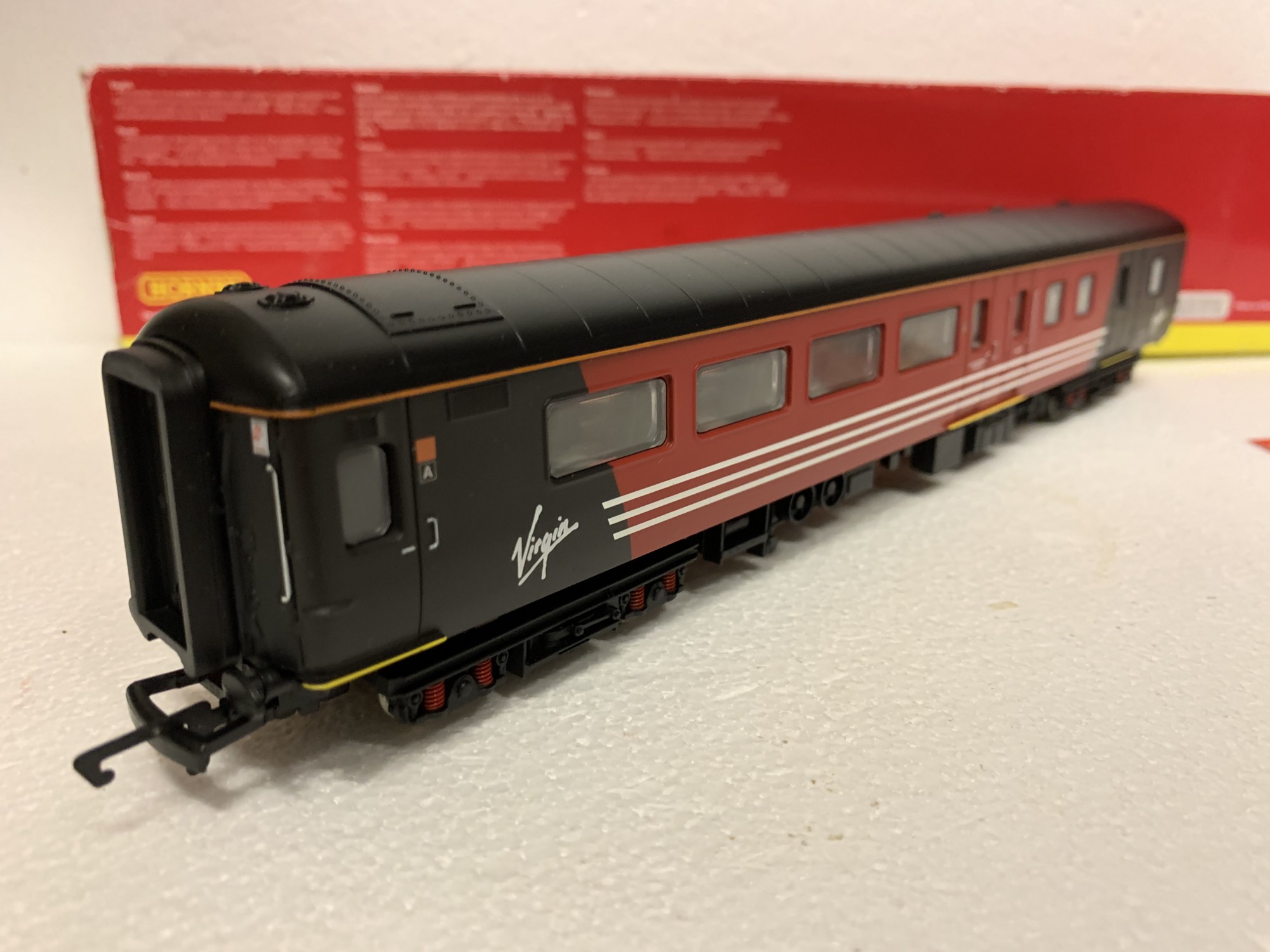 Hornby R4087H Virgin Mk2 Brake Coach '9526'