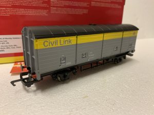 Hornby R6984 BR Civil Link VDA Van No.DC200488