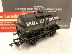 Dapol B86 12Ton Tank Wagon Shell Electrical Oils
