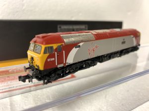Graham Farish 371-650A Virgin Class 57/3 57306 'Jeff Tracy'
