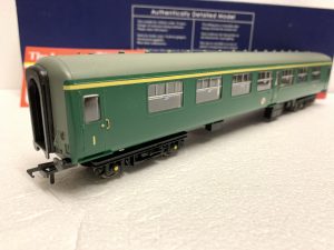 Bachmann 39-333A BR MK2 Coach First Corridor (SR) Green