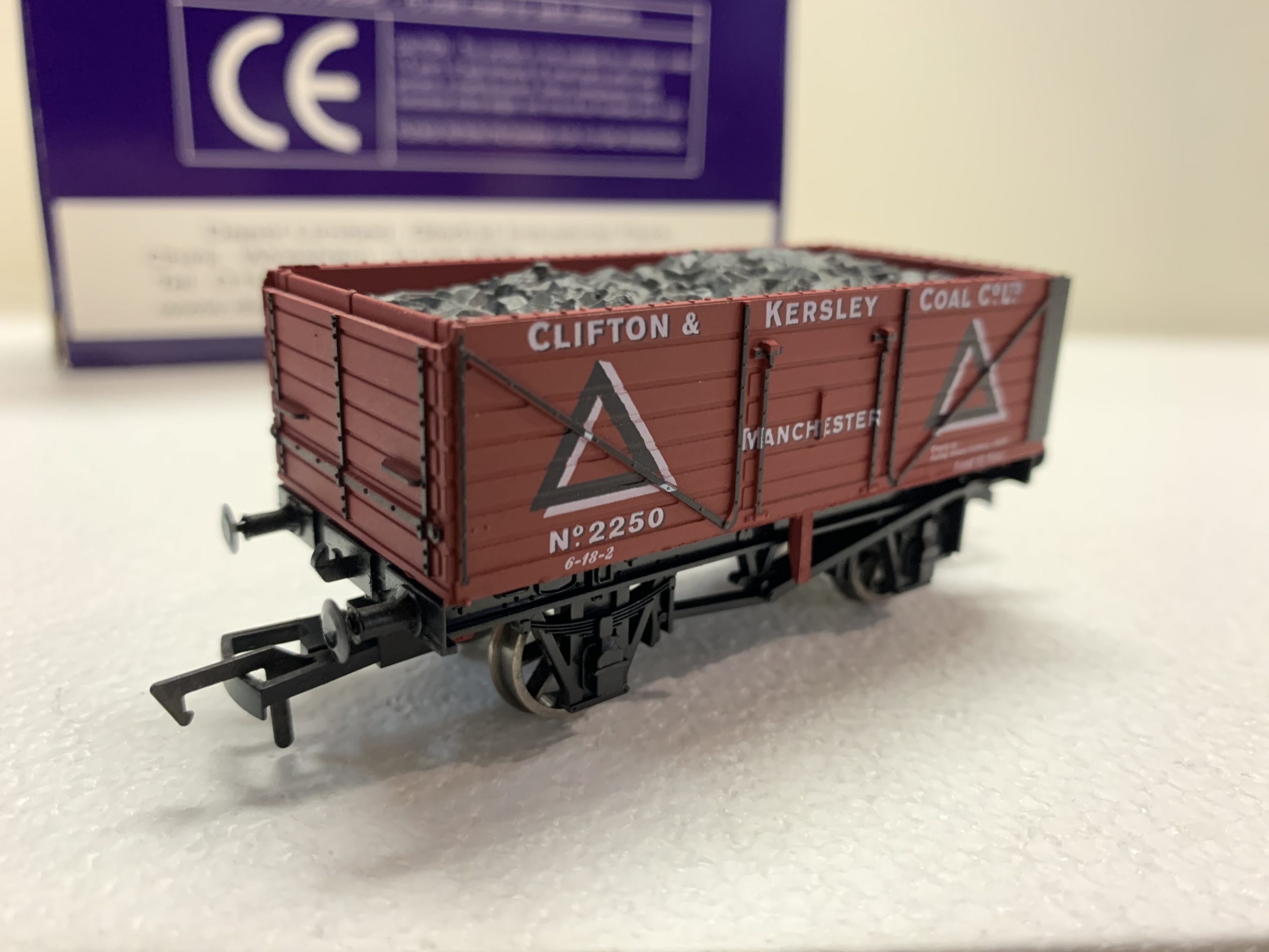 Dapol Clifton & Kersley Coal Company Wagon Number 2250 - Image 2