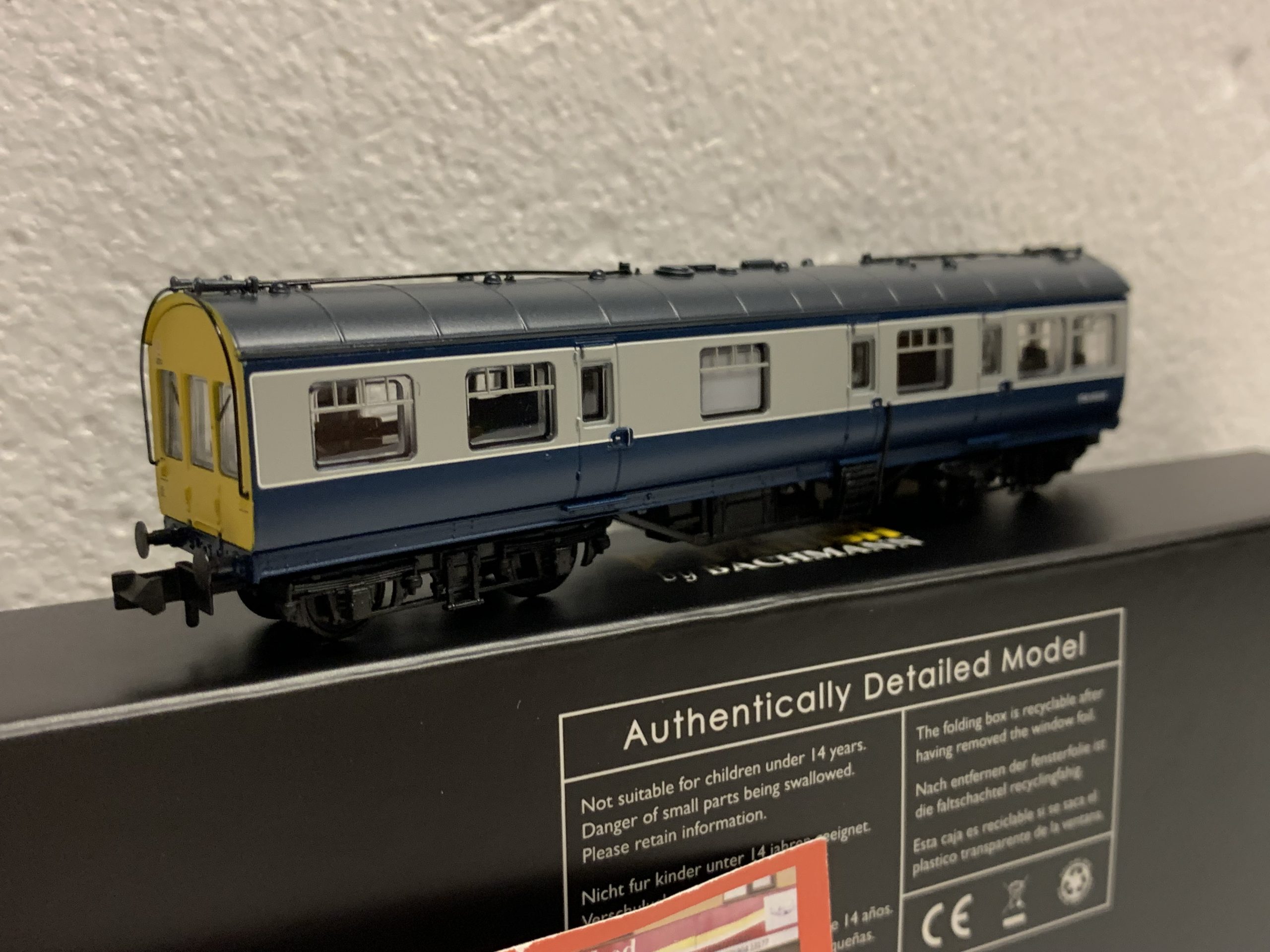 Graham Farish 374-878 Inspection Saloon BR Blue & Grey - Image 2