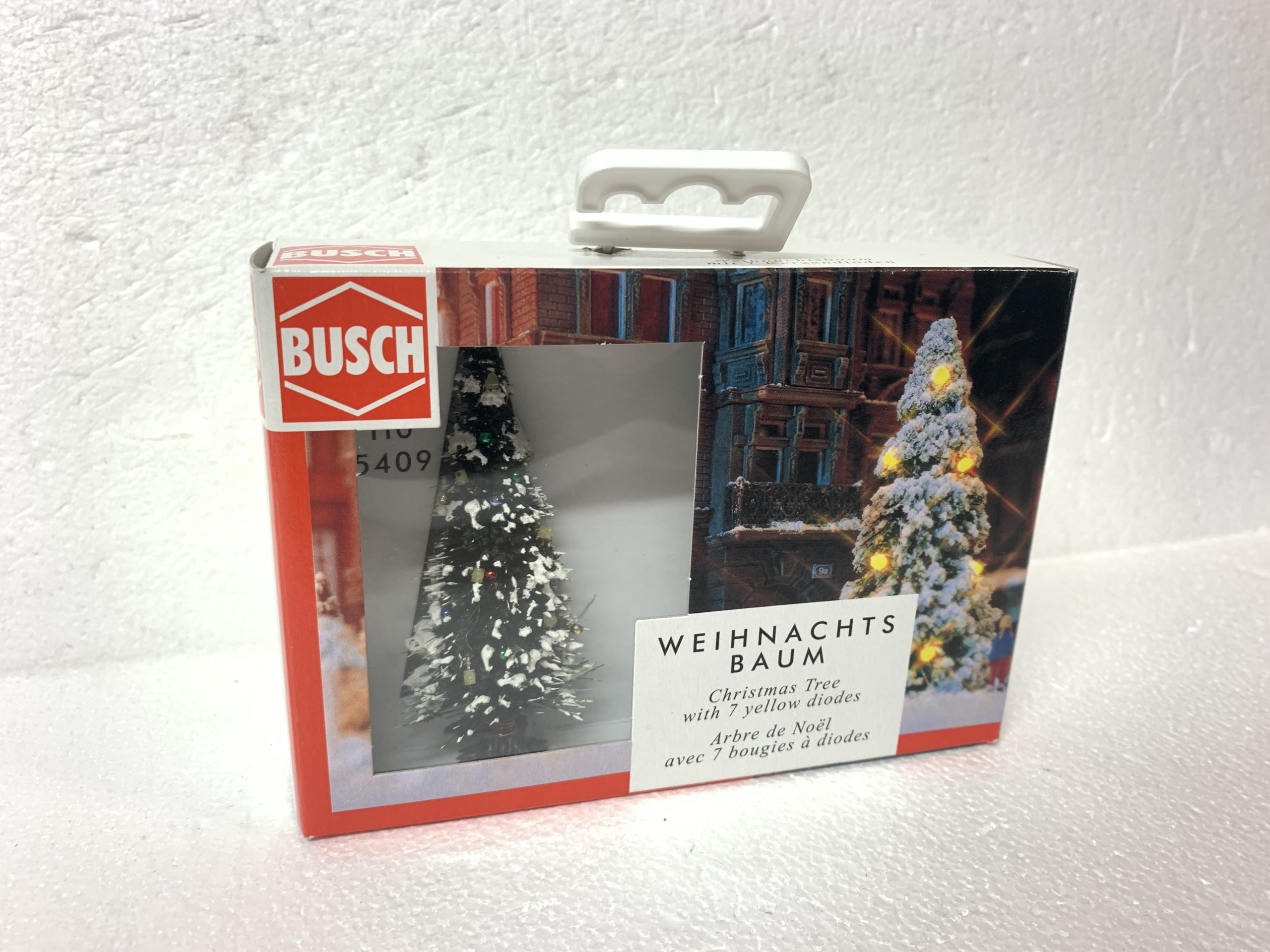 Busch H0 5049 Weihnachts Baum (Christmas Tree with 7 Yellow Diodes ...