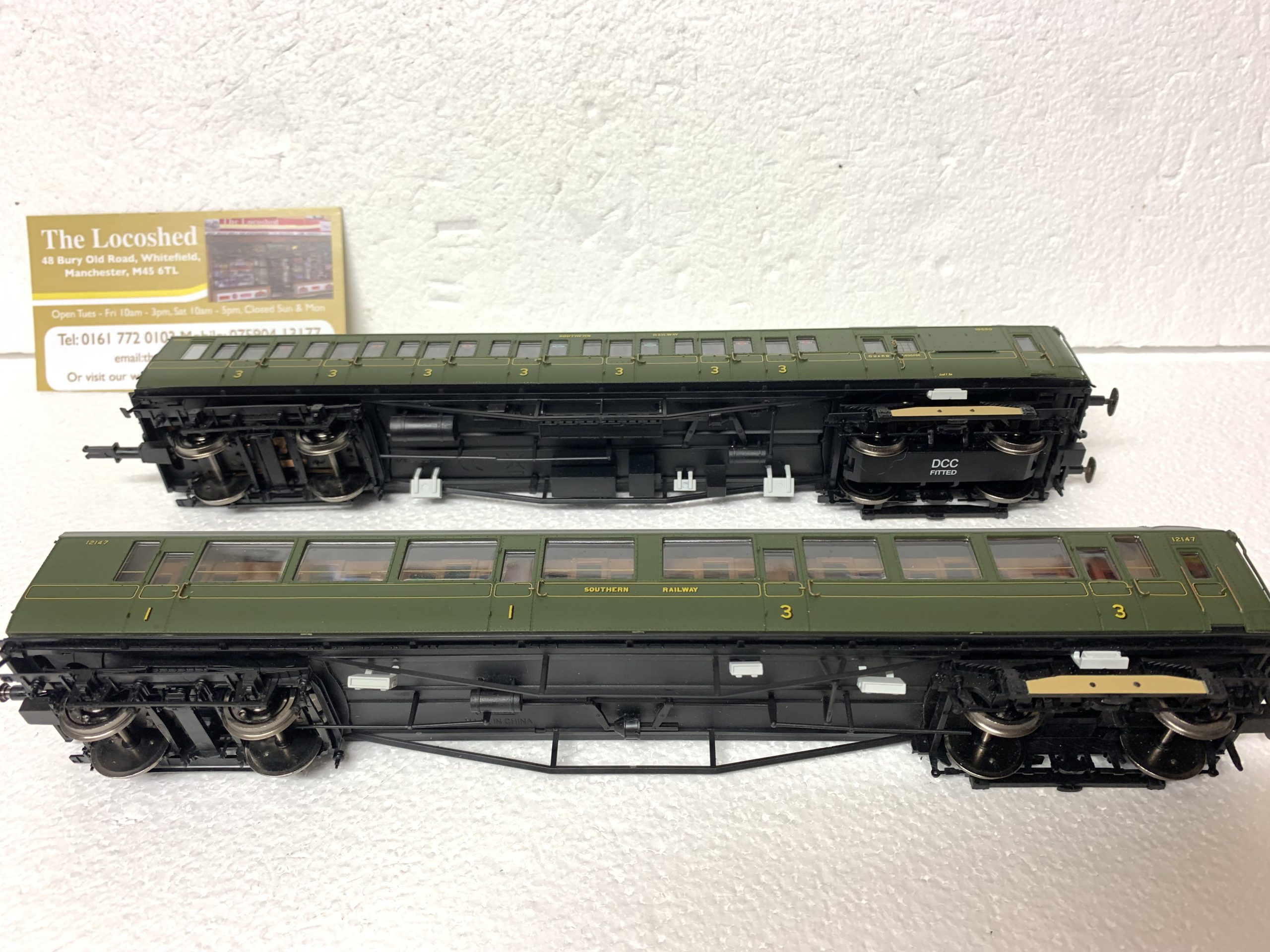 Hornby R3161X Southern Railway 2-BIL '2114' Train Pack - Image 3