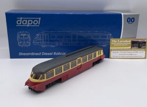 Dapol 4D-011-003 Streamlined Railcar W14 BR Lined Carmine and Cream - OO