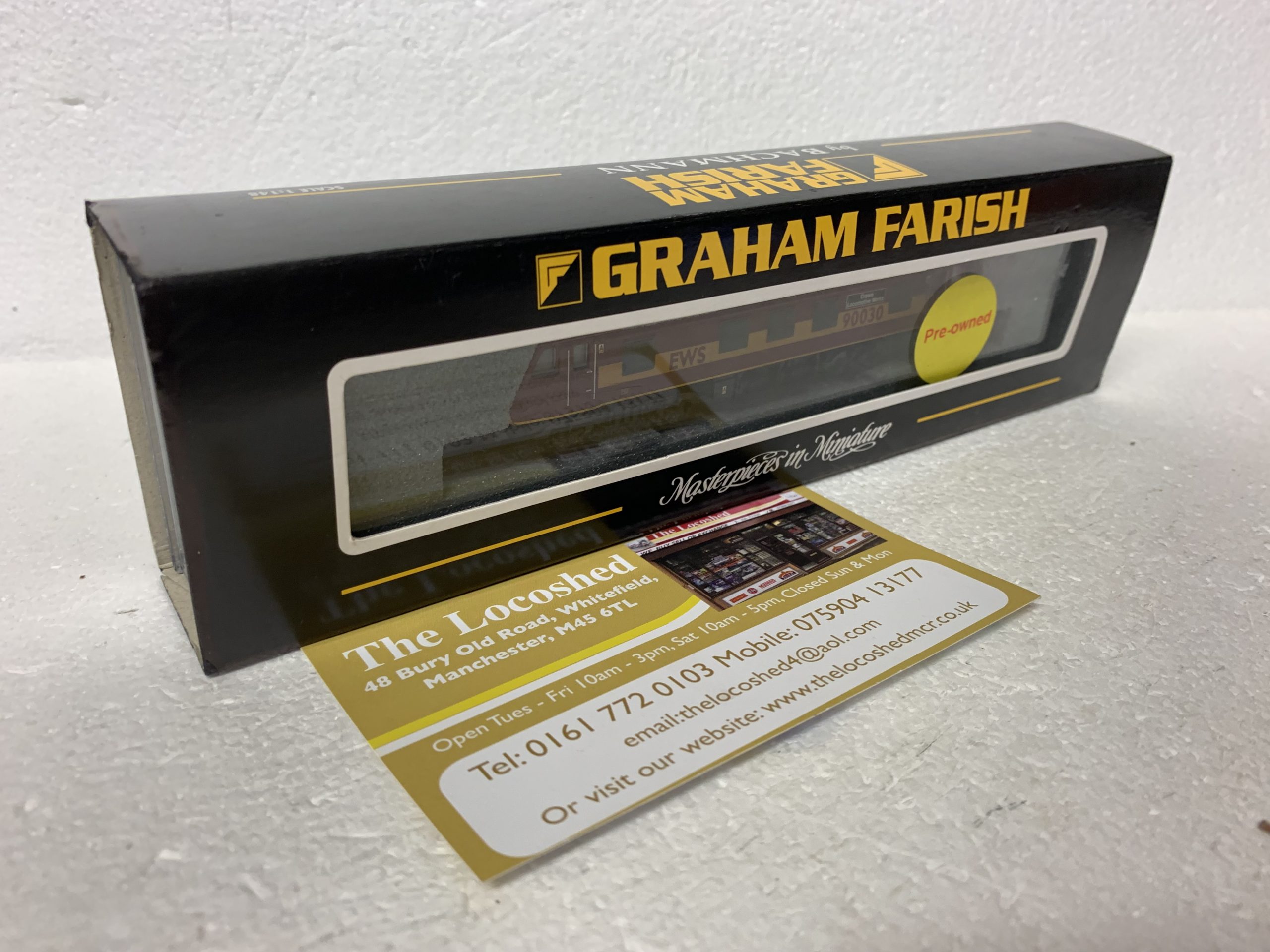 Graham Farish 371-775 Class 90 'Crewe Locomotive Works' 90030 EWS - Image 4