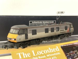 Graham Farish 8820 Class 90 Electric 90022 Freightliner ''Freightconnection''