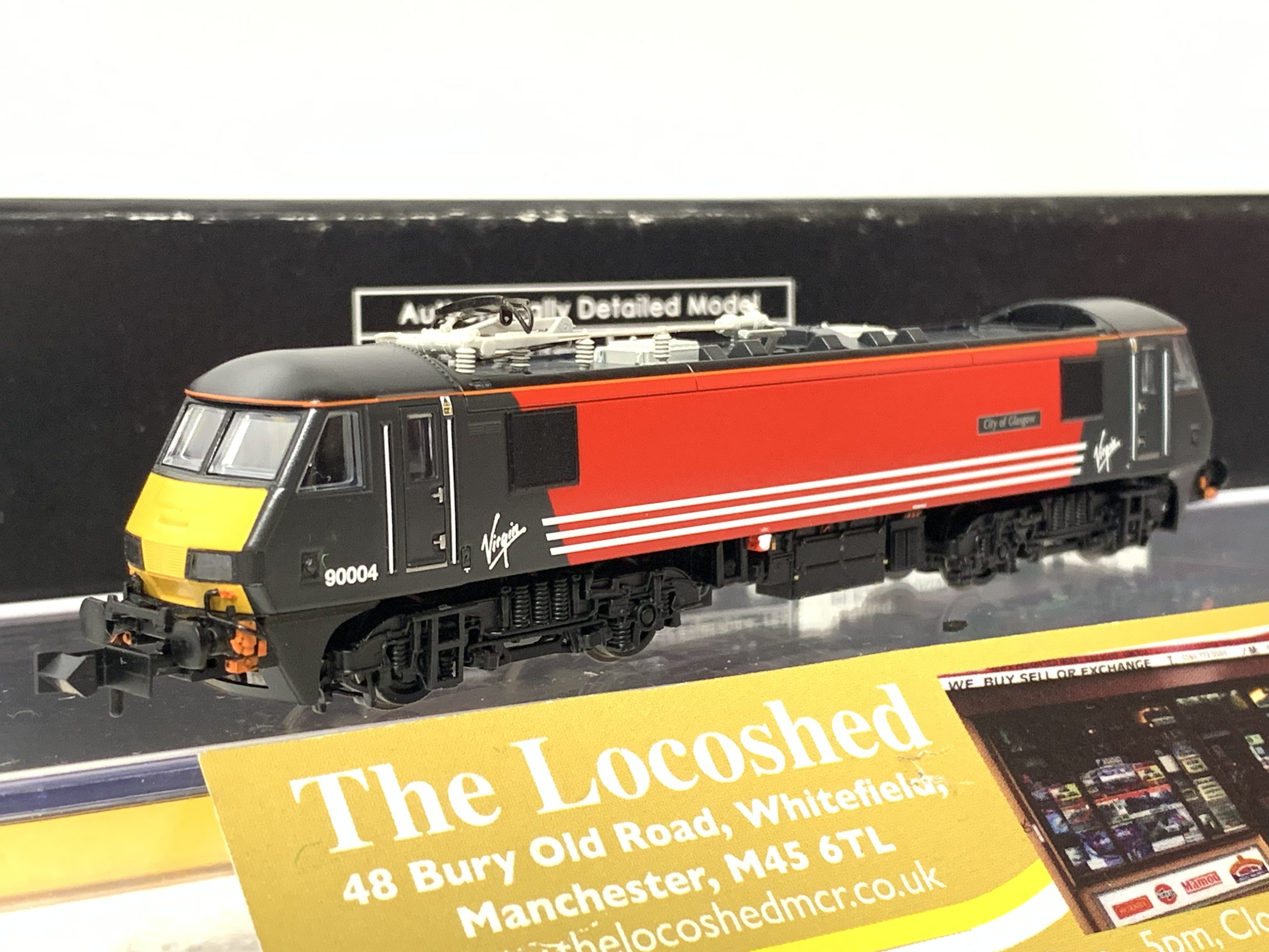 Graham Farish 371-783 Class 90/0 90004 'City of Glasgow' Virgin Trains (Original)