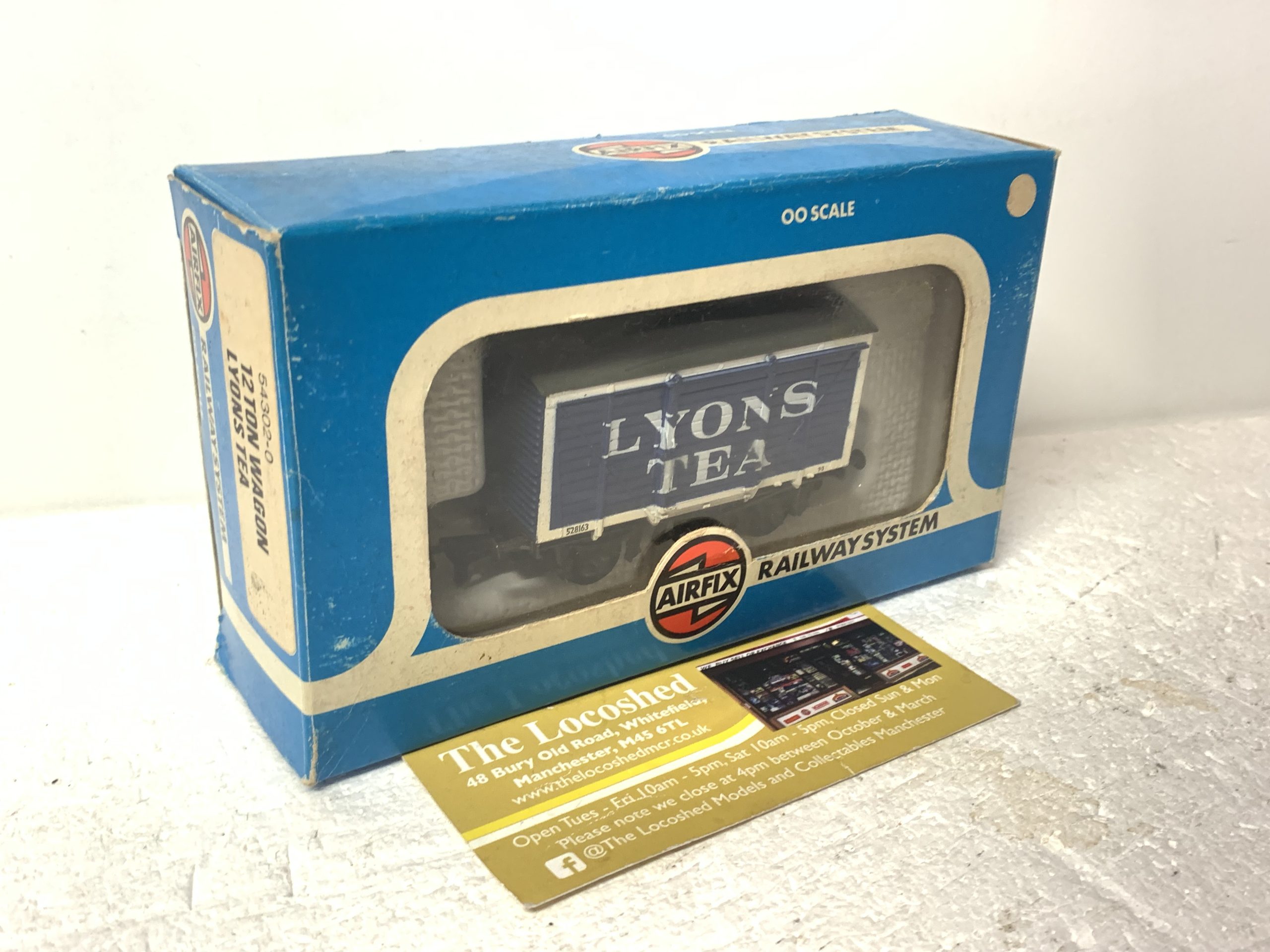 Airfix 12 Ton Van Lyons Tea 54302-0 - Image 4