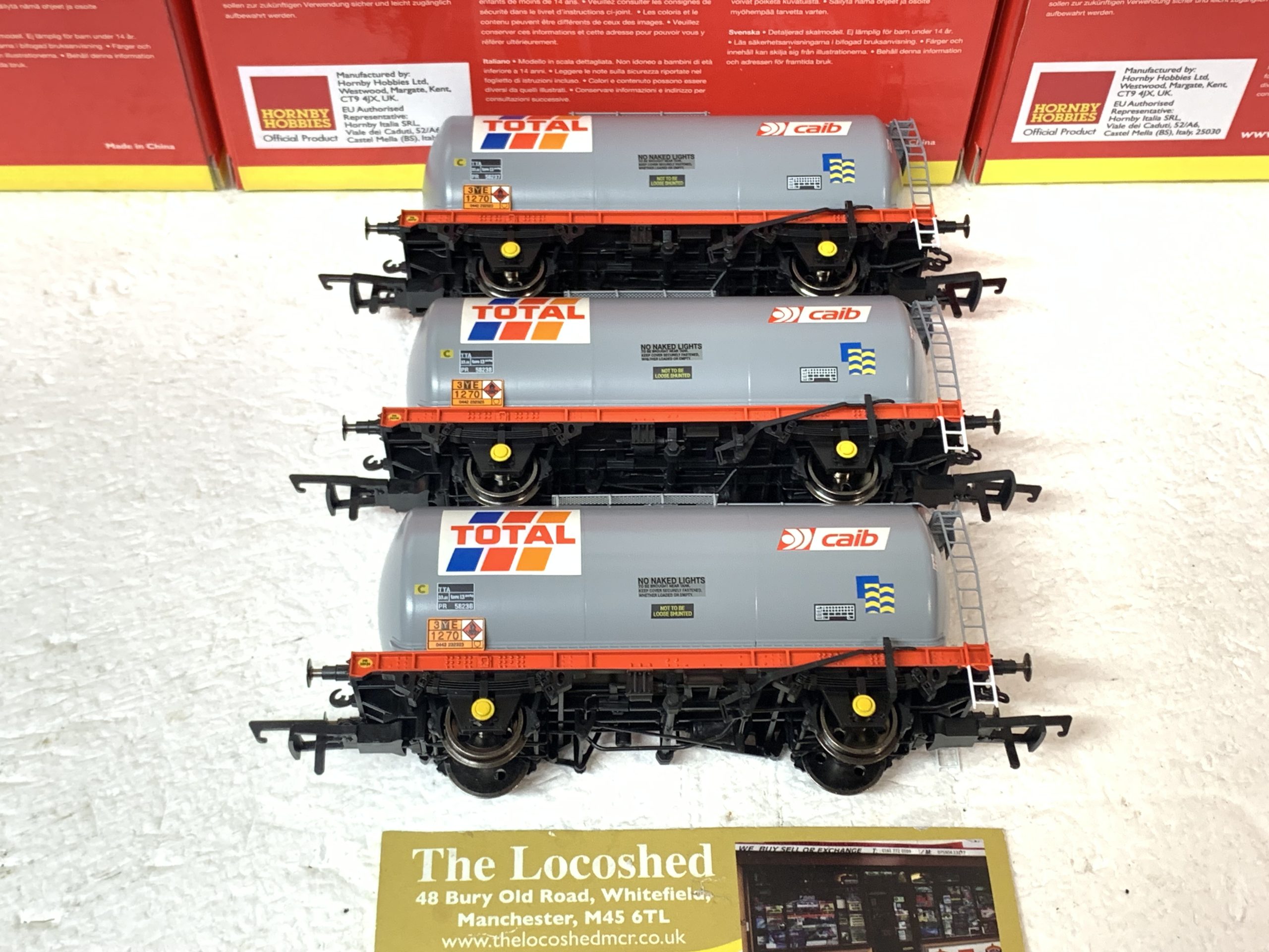 Hornby R60258 TTA Wagon 'Total' (3 Pack) - Image 4