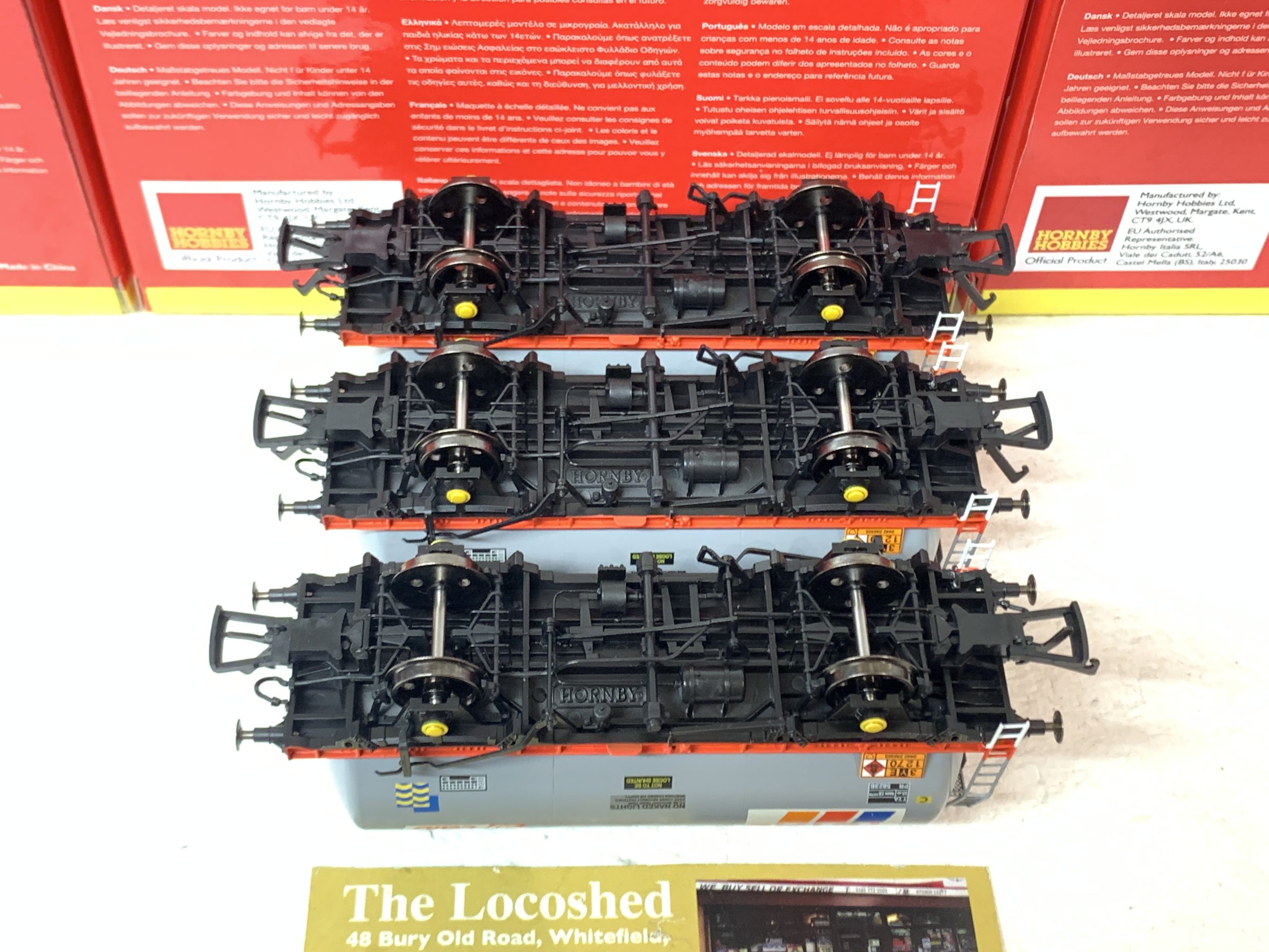 Hornby R60258 TTA Wagon 'Total' (3 Pack) - Image 5