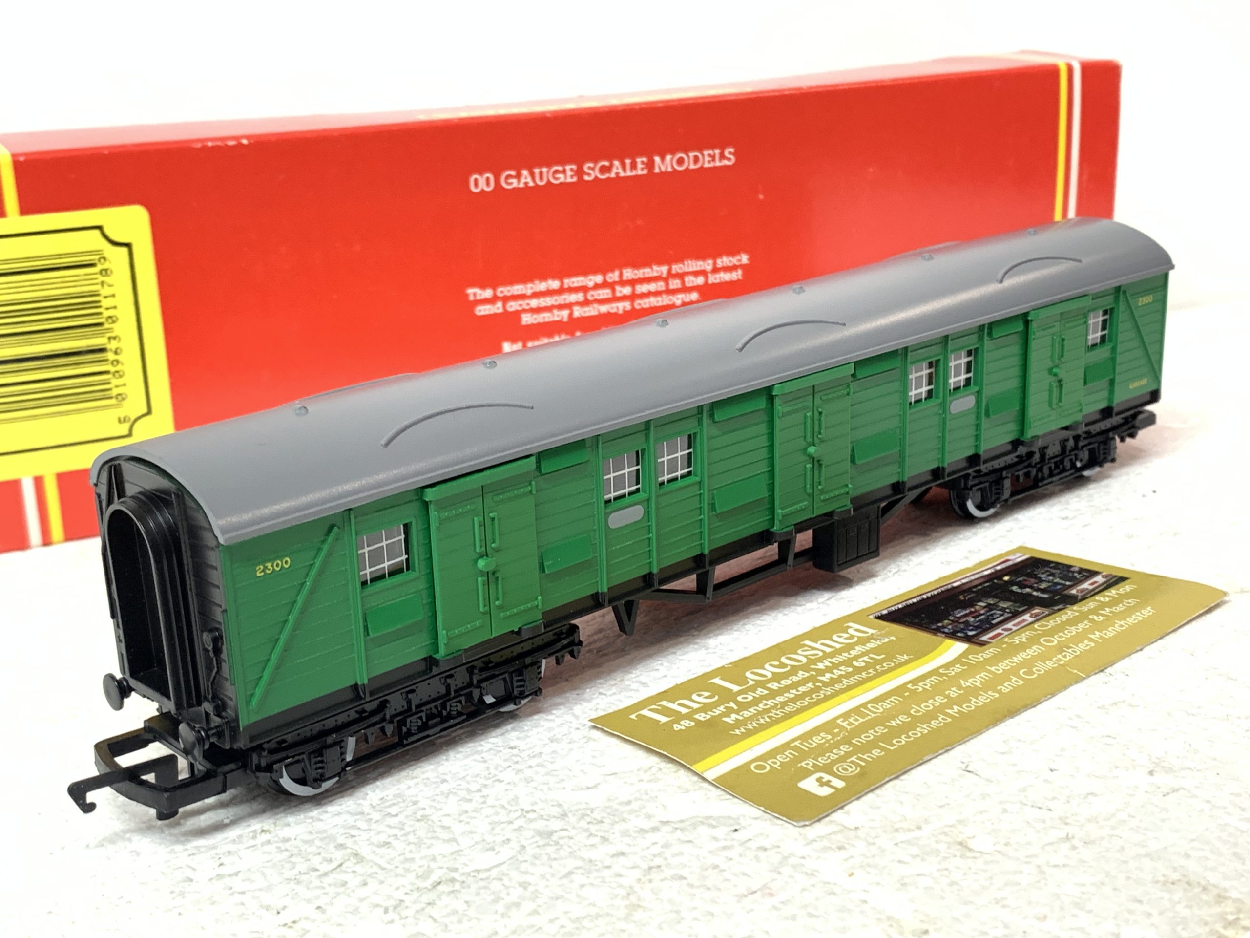 Hornby Railways R.178 SR Bogie Luggage Van (Malachite) - The Locoshed ...