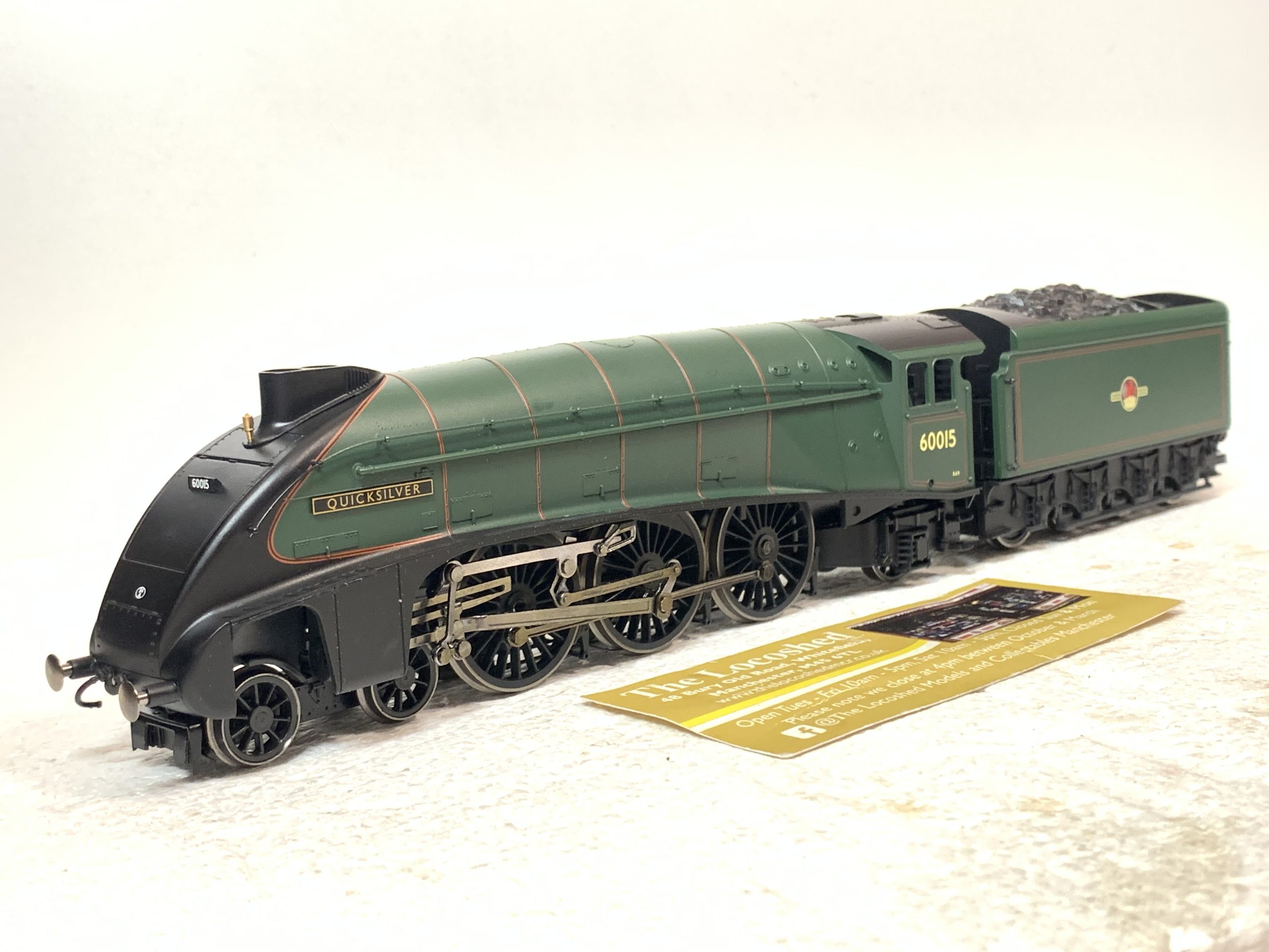 Hornby R1136 The Yorkshire Pullman Train Set Limited Edition - Image 5