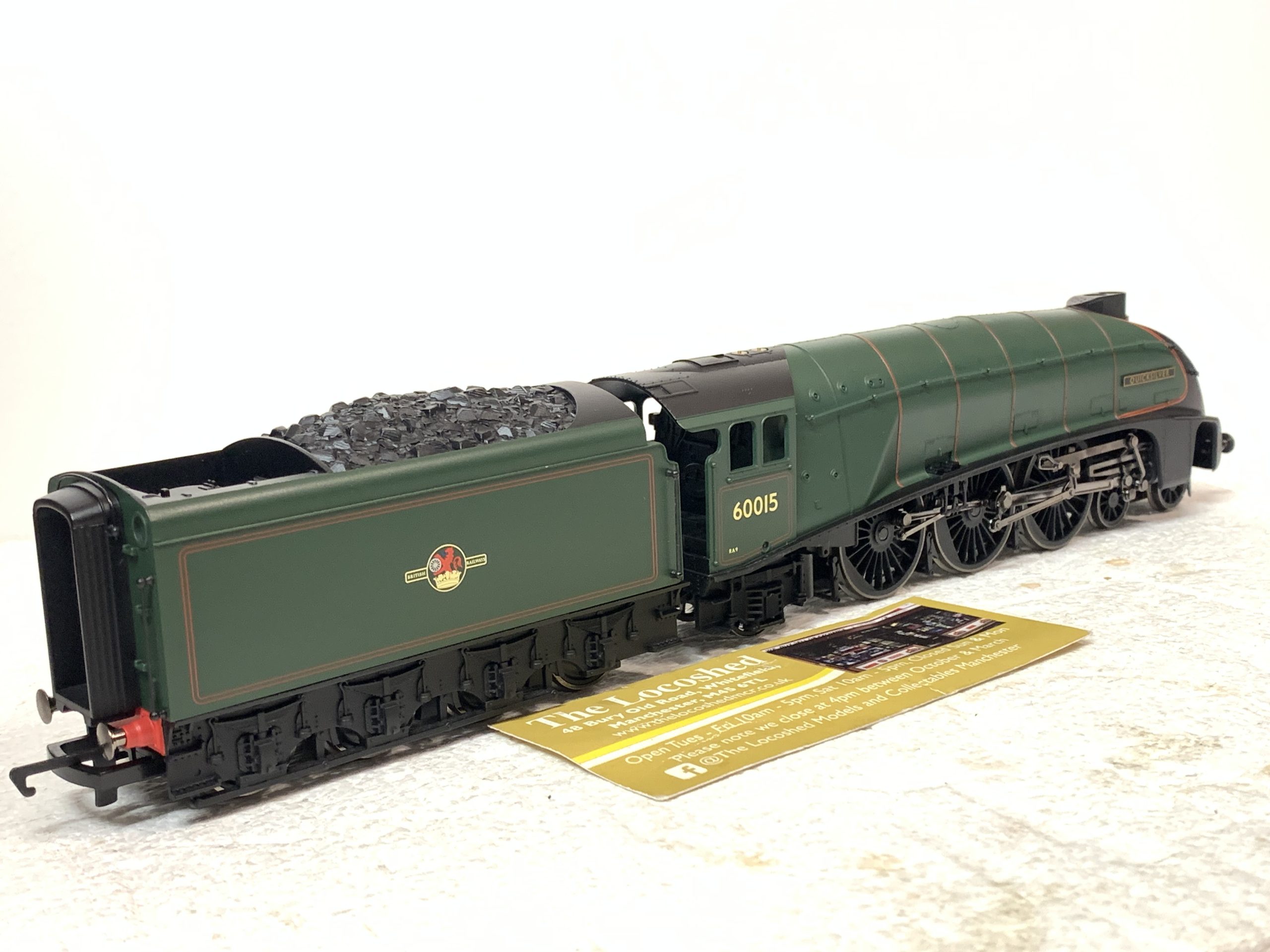 Hornby R1136 The Yorkshire Pullman Train Set Limited Edition - Image 6