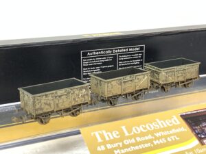 Graham Farish 377-235A Set of 3 Mineral Wagons BR Grey (WEATHERED)
