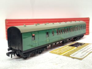 Hornby Dublo 4082 Suburban Coach Brake/2nd SR with Interior Fittings