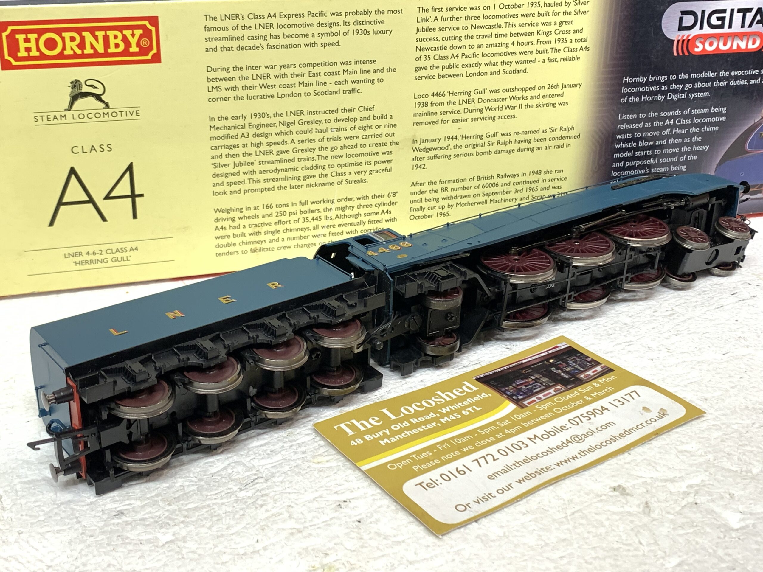 DCC SOUND, RENAMED Hornby R2805XS LNER Class A4 4-6-2 'Sir Nigel Gresley' - Image 5