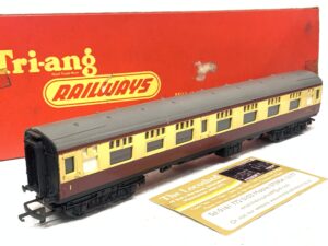 Tri-ang Hornby R.626 1st/2nd Class Coach Crimson & Cream with Seating