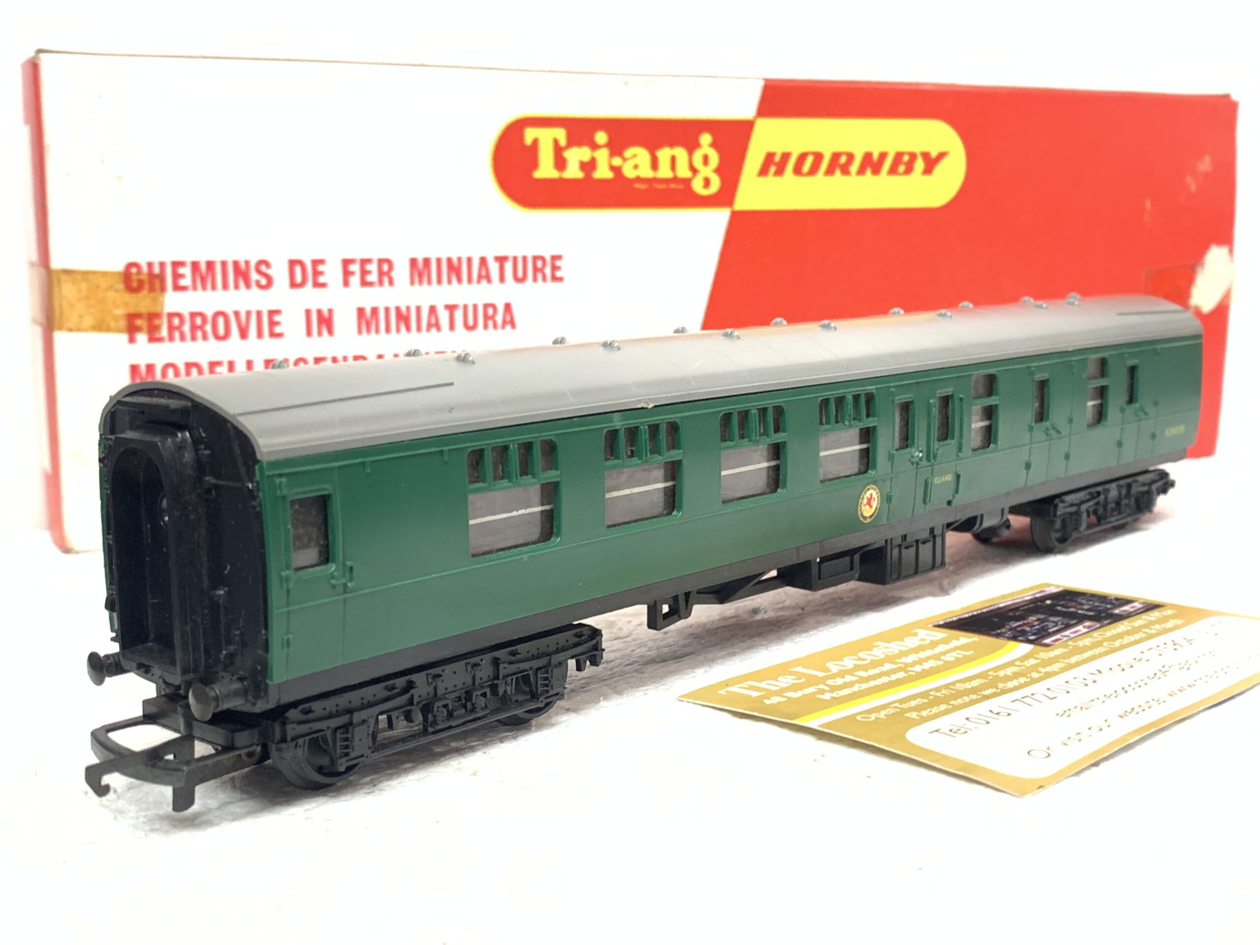 Tri-ang Hornby R.623 Brake 2nd Coach Green with Seating - Image 2