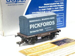 Dapol 4F-037-102 Pickfords Conflat & Container