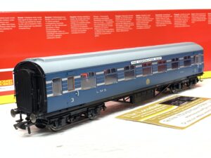 Hornby R4965 LMS Stanier Coronation Scot 57' RTO Coach no.8961 (WITH LIGHTS)