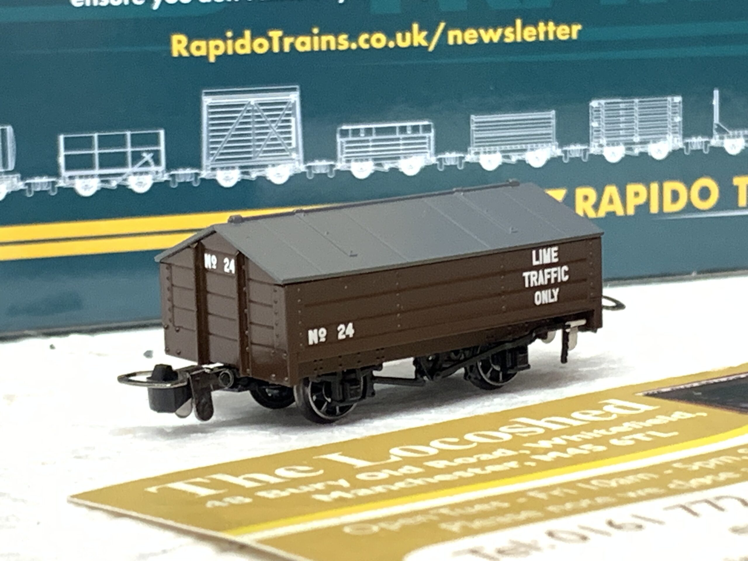 Rapido 009 All-Purpose Wagon Peaked-Roof Van Brown 'Lima' No.24