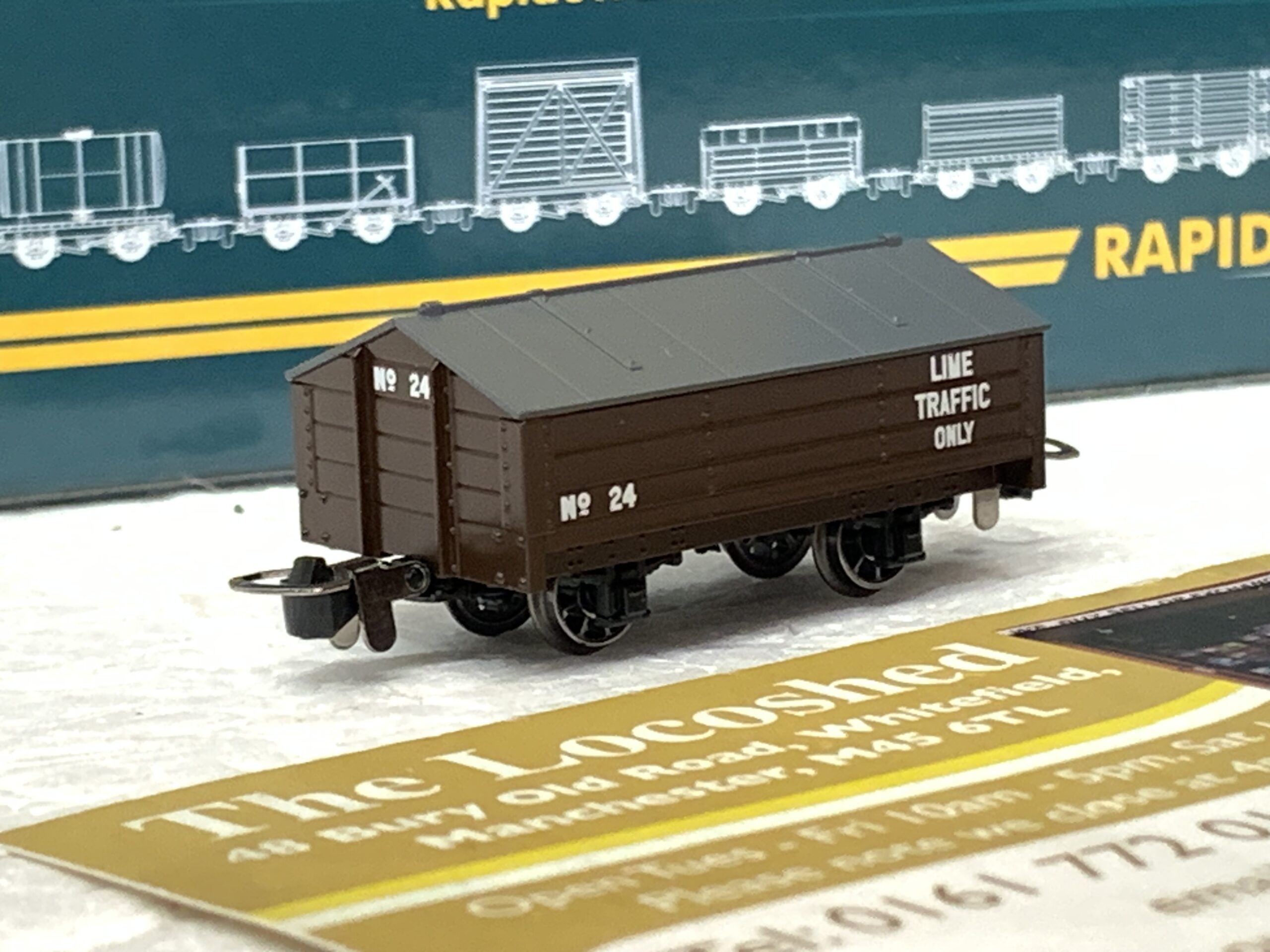 Rapido 009 All-Purpose Wagon Peaked-Roof Van Brown 'Lima' No.24 - Image 2