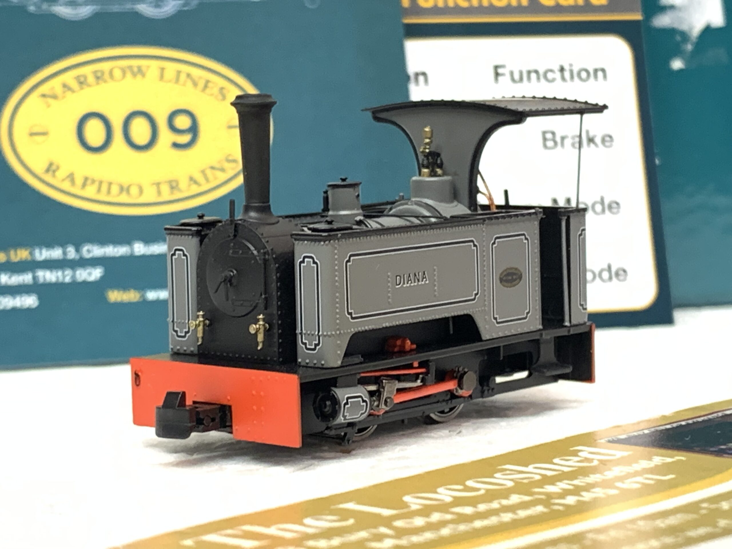Rapido 986001 Kerr Stuart Sirdar Long Tank 'DIANA' Lined Grey