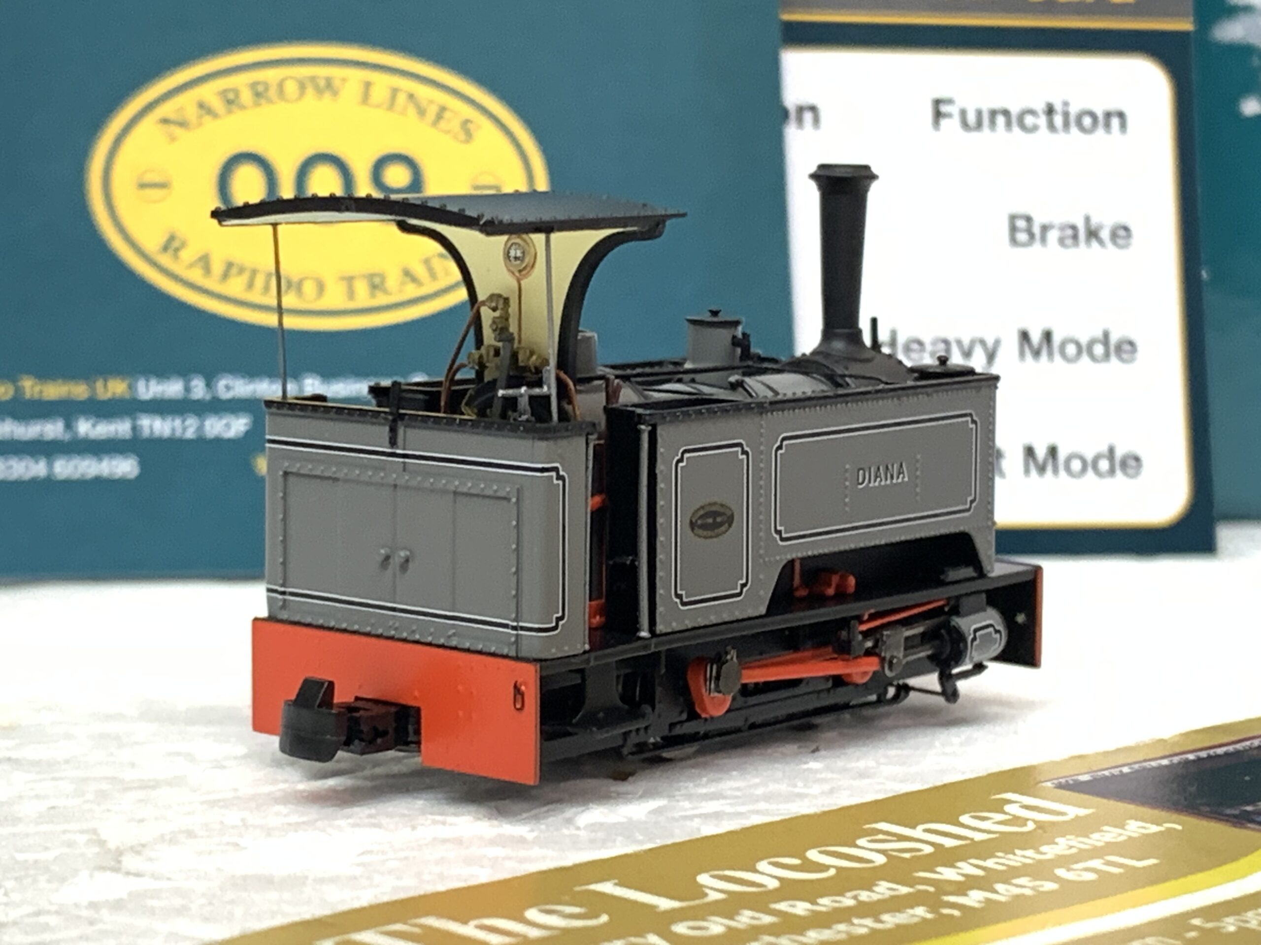Rapido 986001 Kerr Stuart Sirdar Long Tank 'DIANA' Lined Grey - Image 2