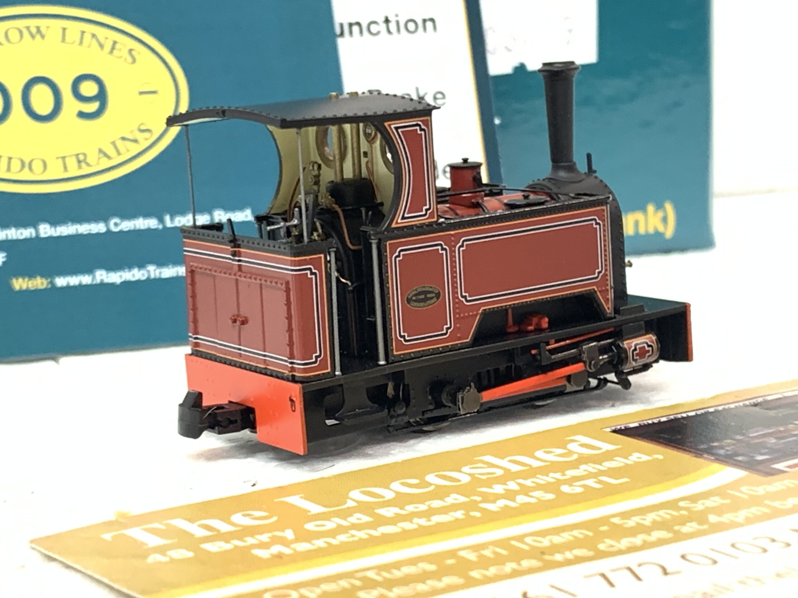 Rapido 986203 Kerr Stuart Sirdar 'What If' Short Tank FR Lined Red - Image 2