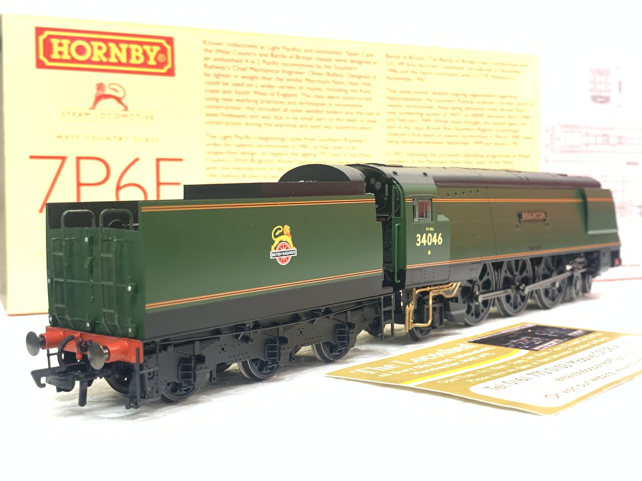 Hornby R30114 BR West Country Class 4-6-2 'Braunton' no.34046 - Image 2