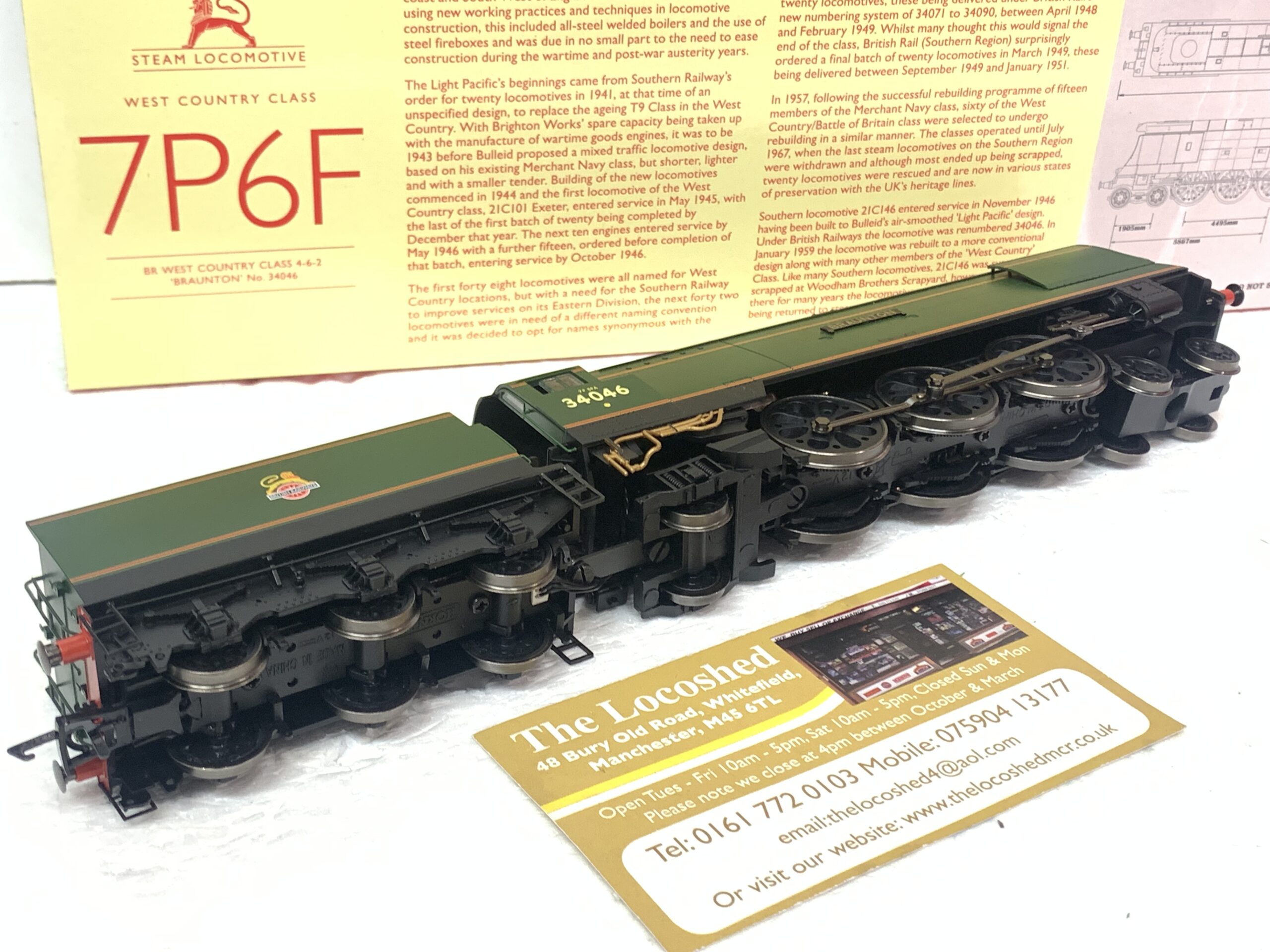 Hornby R30114 BR West Country Class 4-6-2 'Braunton' no.34046 - Image 3